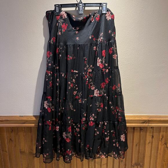 Lauren Ralph Lauren Black and Red Floral Tiered Maxi Skirt - Picture 4 of 4